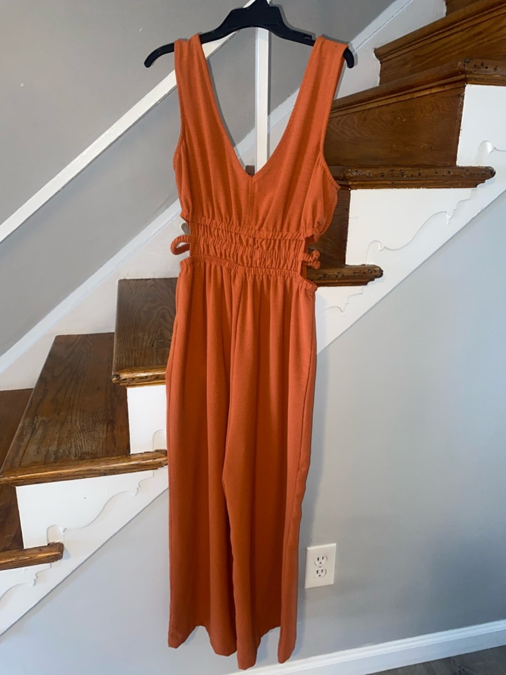 Inspired Hearts Rust Orange Deep V Sleeveless Jumpsuit Size Medium - Picture 4 of 4